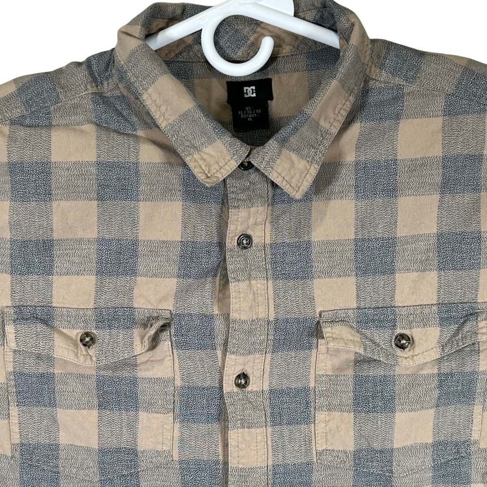 DC Shoes‎ Mens XL Tan Grey Plaid Flannel Long Sleeve Button Down Shirt Cotton